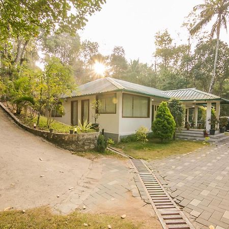 Rockville Hotel Sultan Bathery Exterior photo